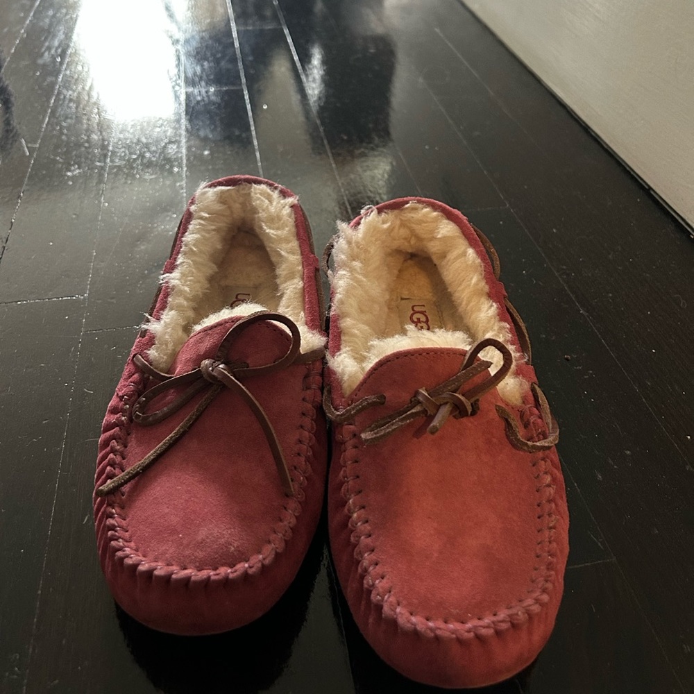 UGG slippers women’s 6